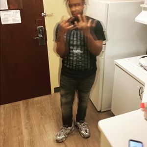 Meet your Posher, Robert